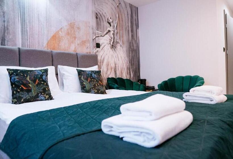 豪华房间, The View