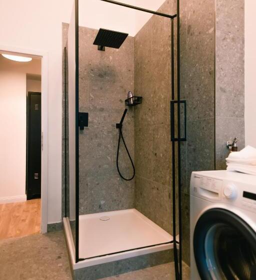 آپارتمان سوپریور 1 خوابه, The Weinert Suites