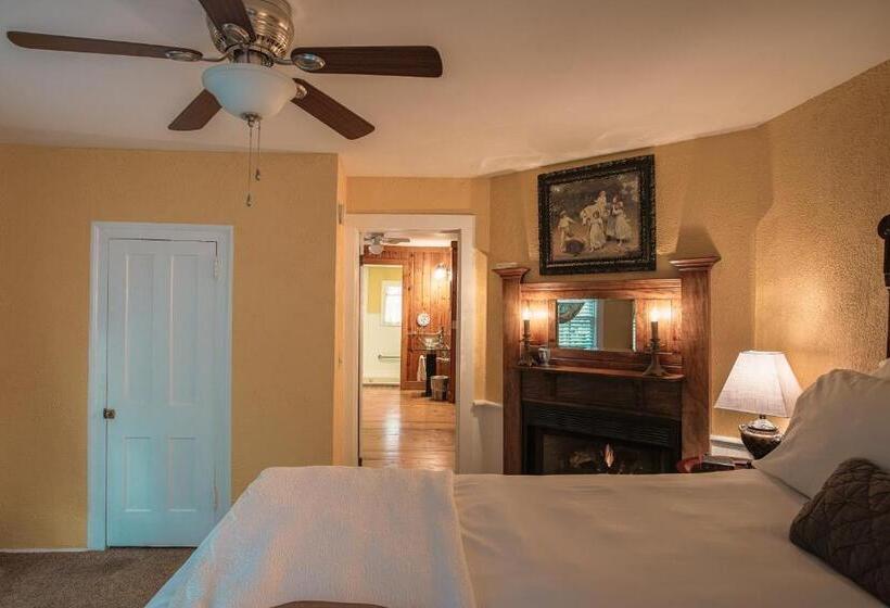 سوییت لوکس, 5 Ojo Inn Bed And Breakfast