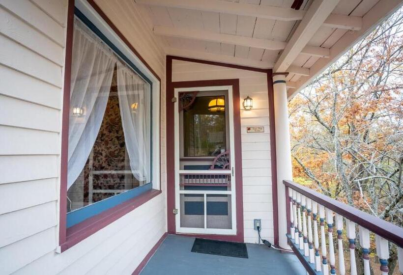 سوییت لوکس, 5 Ojo Inn Bed And Breakfast