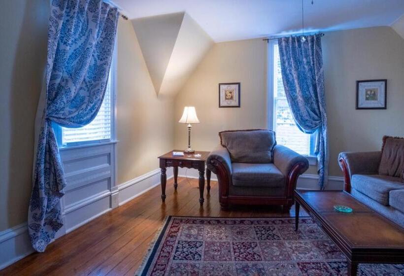 سوییت لوکس, 5 Ojo Inn Bed And Breakfast