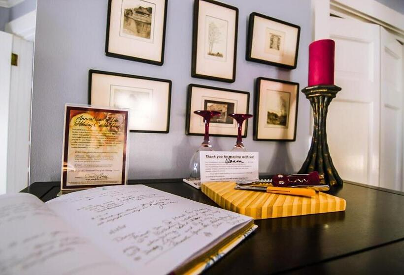 غرفة سوبيريور سرير كينج, Admiral Peary Inn