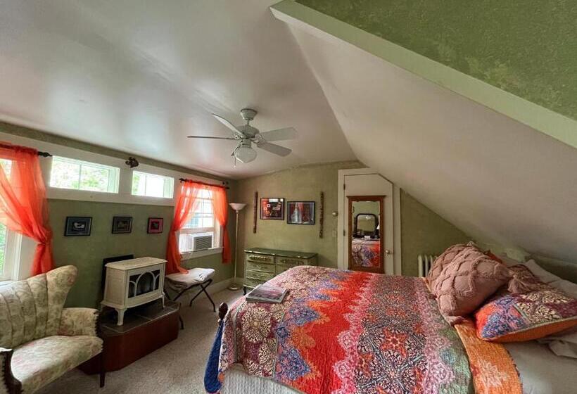 غرفة ديلوكس, Admiral Peary Inn