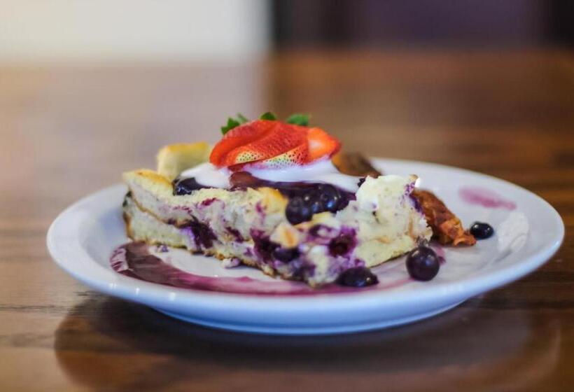 غرفة قياسية, Admiral Peary Inn