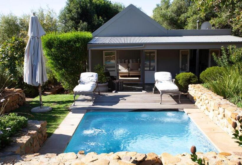 سوییت لوکس, Angala