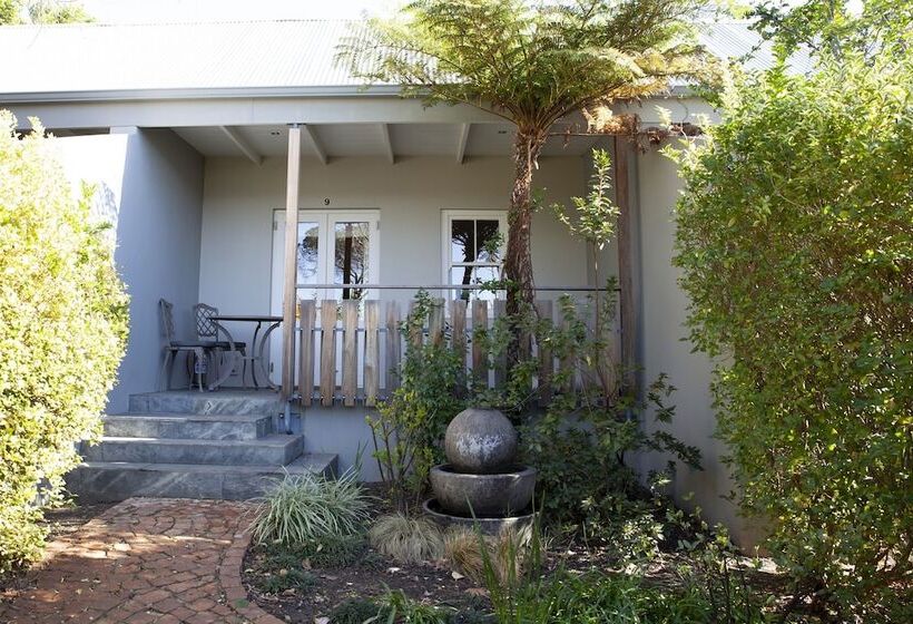 اتاق لوکس, Angala