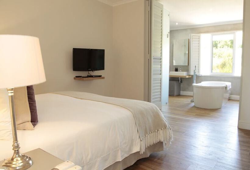 اتاق لوکس, Angala