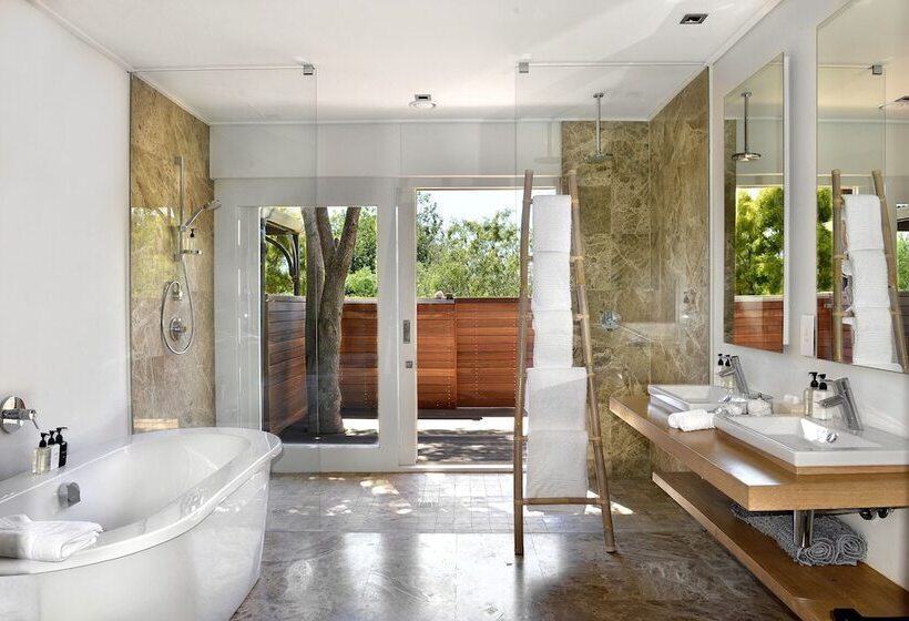 اتاق لوکس, Angala