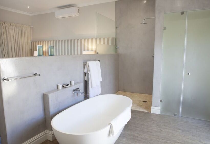 اتاق لوکس, Angala