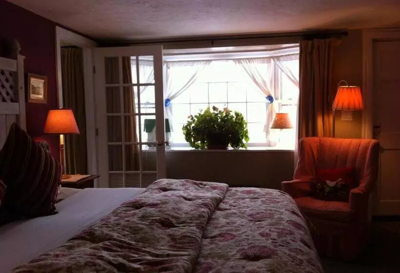 キングサイズベッドのスイートルーム, Deerhill Inn