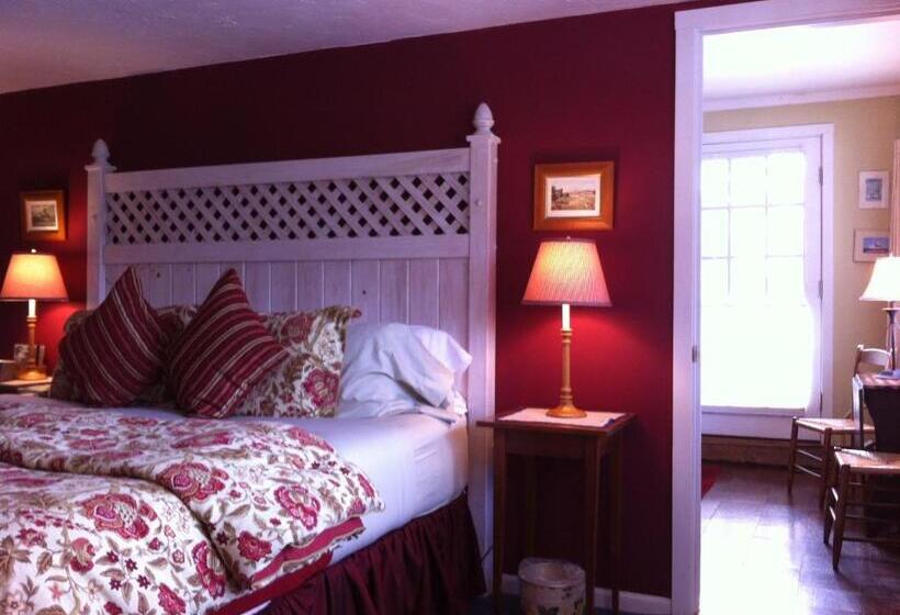 سوئیت با تخت بزرگ, Deerhill Inn