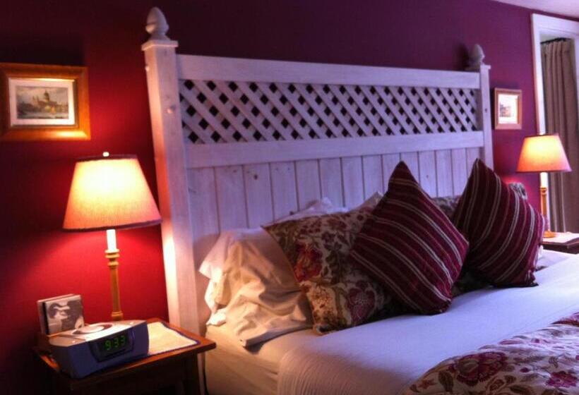 سوئیت با تخت بزرگ, Deerhill Inn