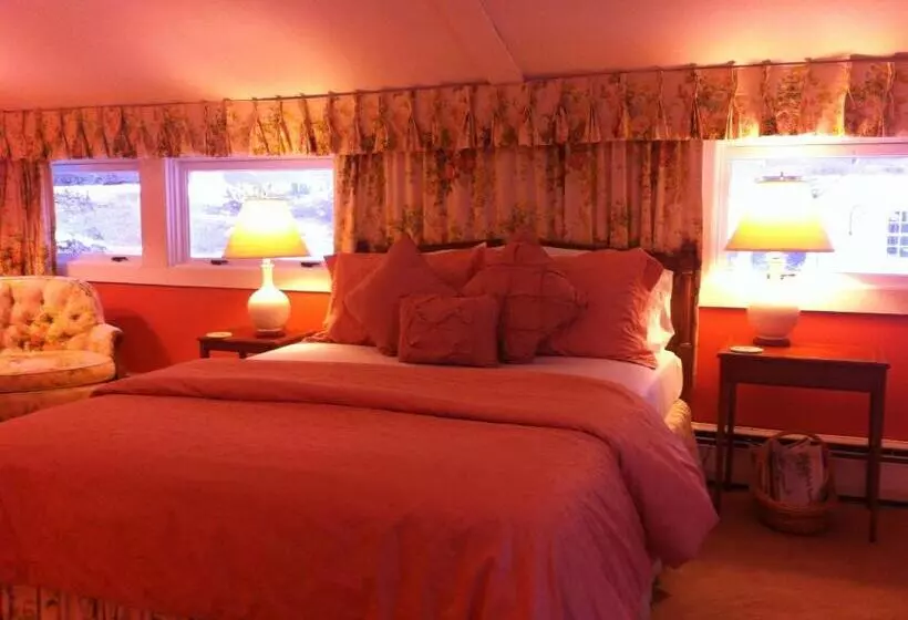 バルコニー付きスタンダードルーム, Deerhill Inn