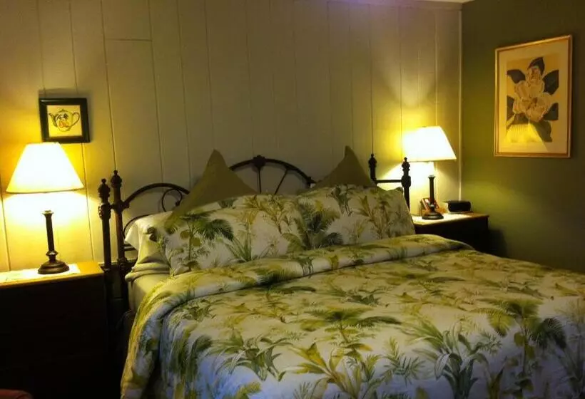 キングサイズベッドのスタンダードルーム, Deerhill Inn