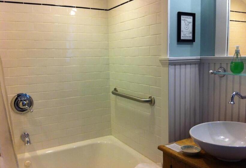 اتاق استاندارد با وان آب گرم, Deerhill Inn