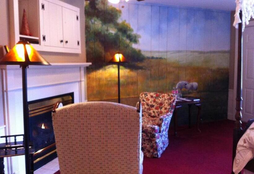 سوئیت جونیور با چشم‌انداز کوهستان, Deerhill Inn