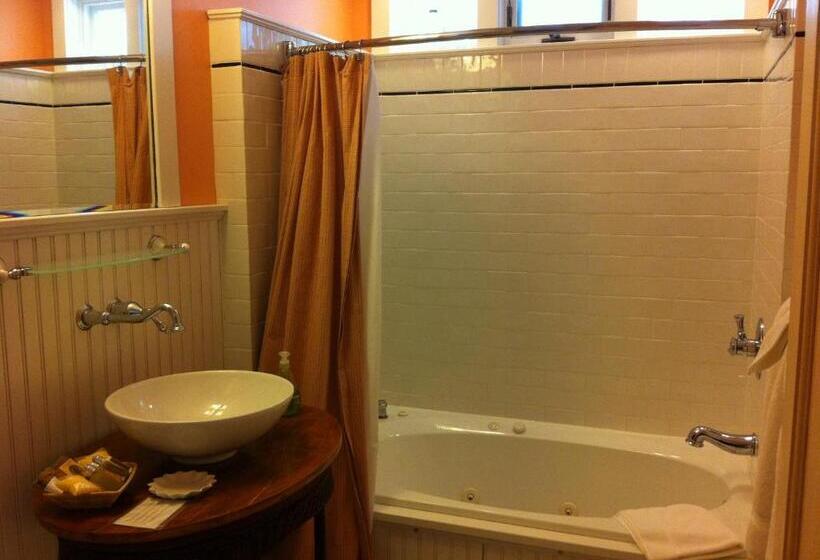 اتاق استاندارد با وان آب گرم, Deerhill Inn