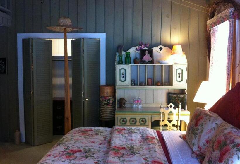 اتاق استاندارد با تخت بزرگ, Deerhill Inn