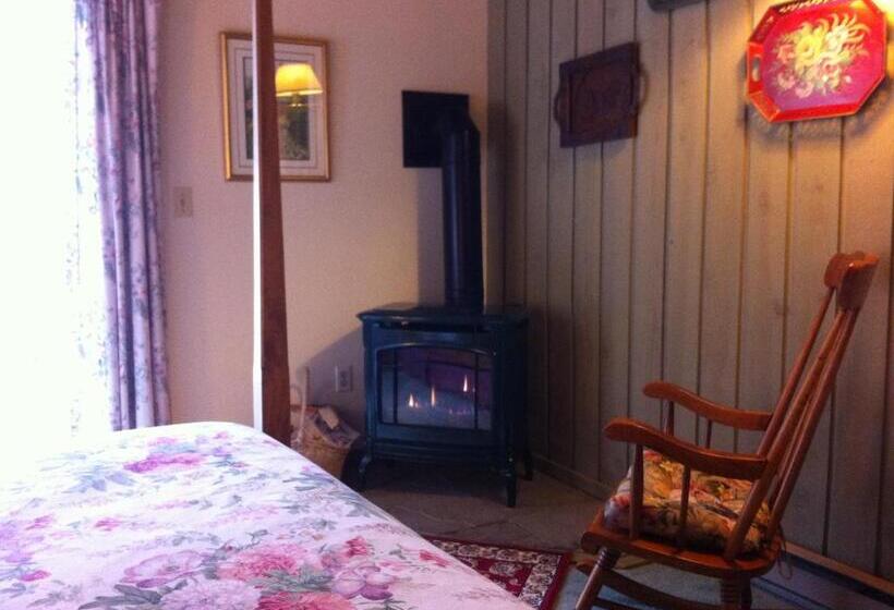 Стандартный Номер Кровать Кинг, Deerhill Inn