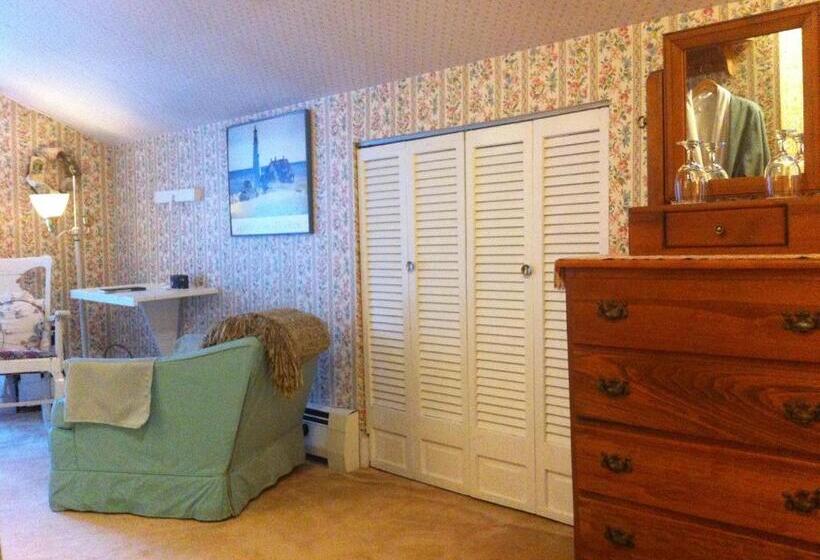 اتاق استاندارد, Deerhill Inn