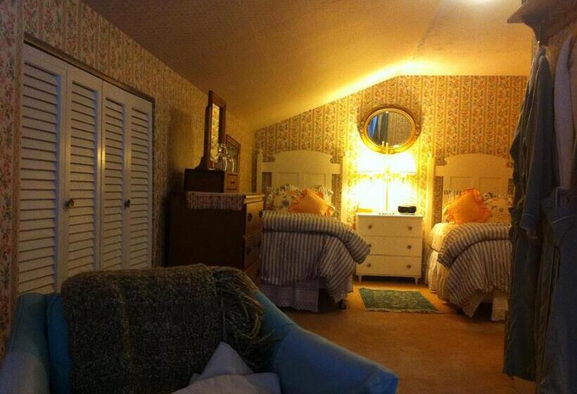 اتاق استاندارد, Deerhill Inn