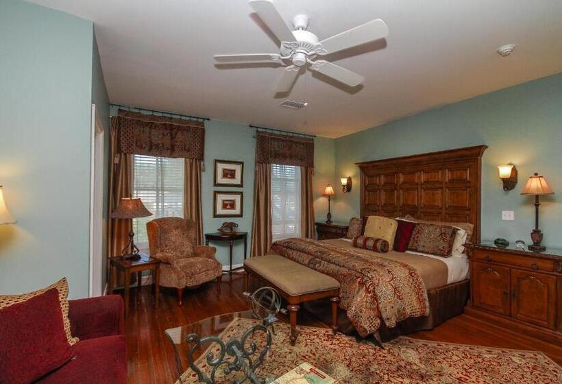 חדר סטנדרט עם מרפסת, The Kenwood Inn Oldest Bed And Breakfast, St Augustine Historic District