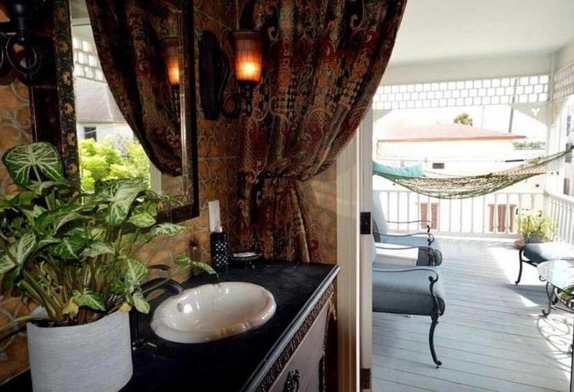 Номер Стандарт с Балконом, The Kenwood Inn Oldest Bed And Breakfast, St Augustine Historic District