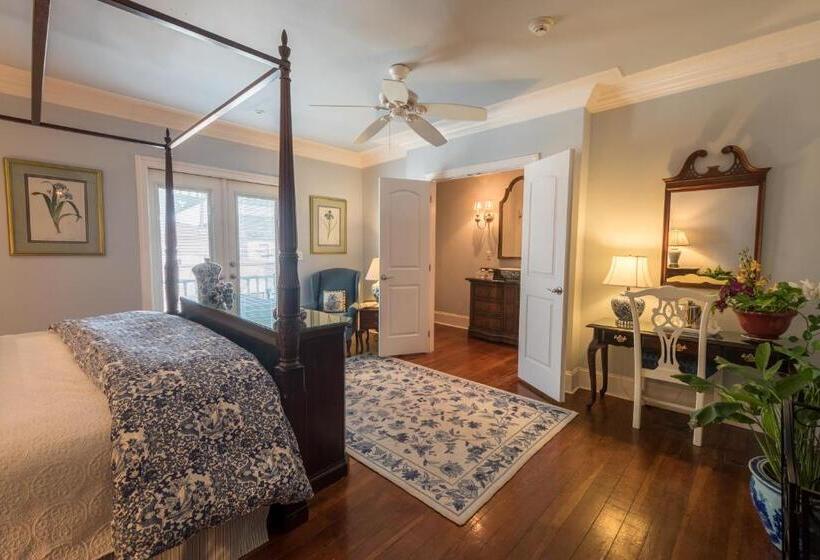 חדר דלוקס עם מרפסת, The Kenwood Inn Oldest Bed And Breakfast, St Augustine Historic District