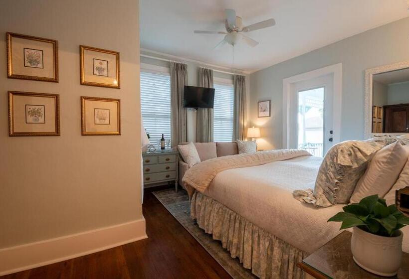 חדר סטנדרט עם מרפסת, The Kenwood Inn Oldest Bed And Breakfast, St Augustine Historic District