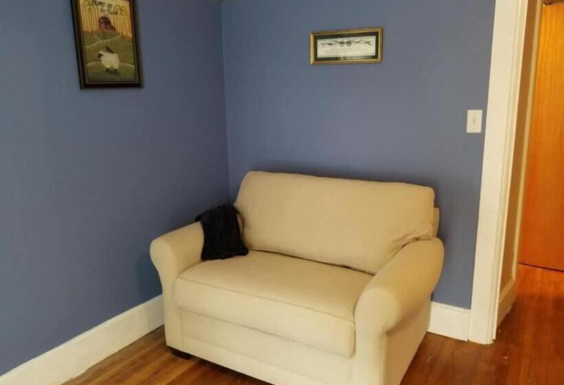 スタンダードルーム, Rainbow Ridge Farms