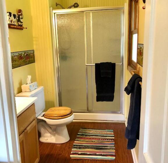 スタンダードルーム, Rainbow Ridge Farms