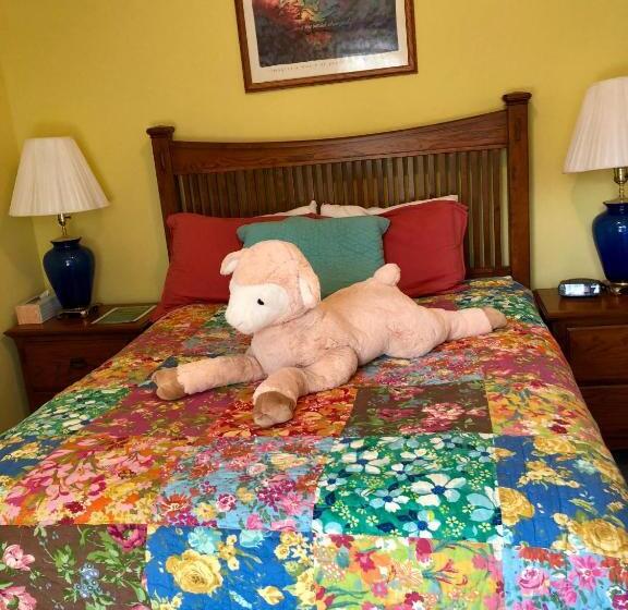 スタンダードルーム, Rainbow Ridge Farms