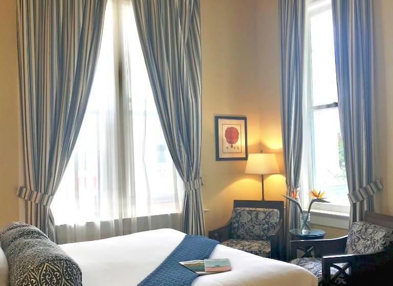 غرفة ديلوكس سرير كينج, West Cliff Inn, A Four Sisters Inn