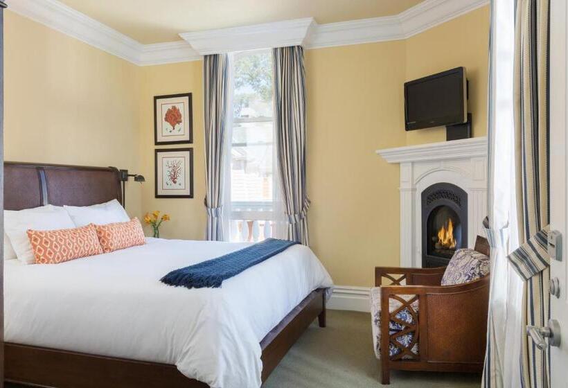 غرفة قياسية سرير كينج, West Cliff Inn, A Four Sisters Inn