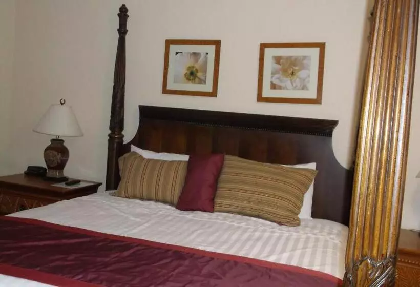 キングサイドベッドのスタンダードワンルーム, Days Inn & Suites By Wyndham Lake Okeechobee