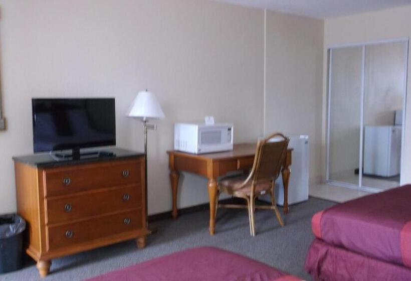 غرفة قياسية سرير مزدوج لذوى الإحتياجات الخاصة, Days Inn & Suites By Wyndham Lake Okeechobee