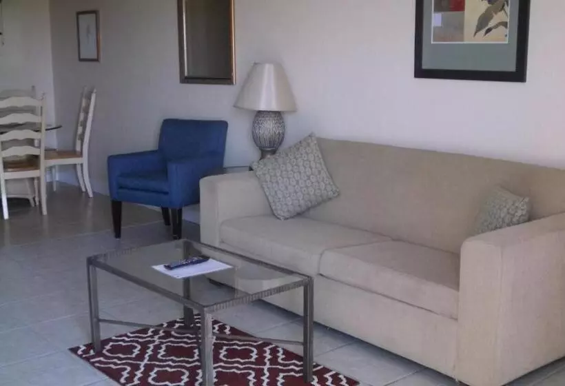 ダブルベッドのスタンダードスタジオ, Days Inn & Suites By Wyndham Lake Okeechobee