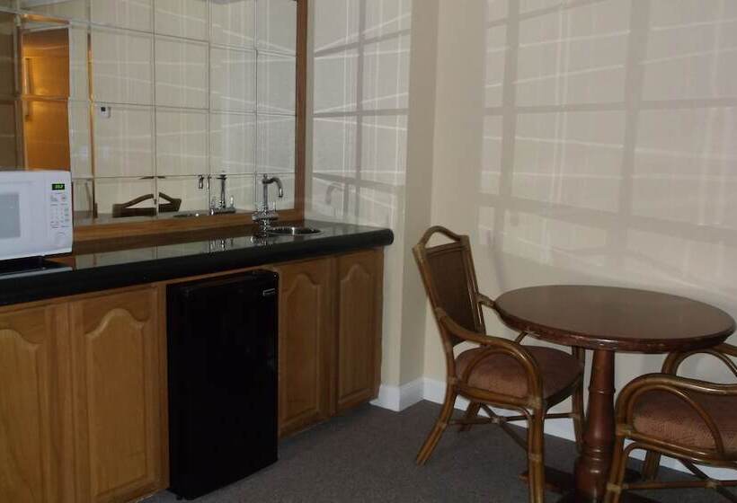 إستوديو قياسى سرير مزدوج, Days Inn & Suites By Wyndham Lake Okeechobee