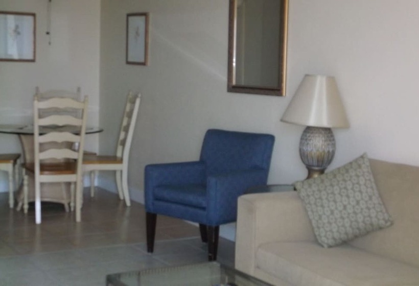 غرفة قياسية, Days Inn & Suites By Wyndham Lake Okeechobee