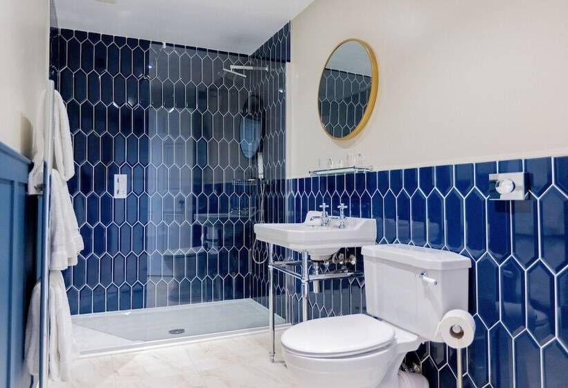 غرفة قياسية, Marshall Meadows Manor House