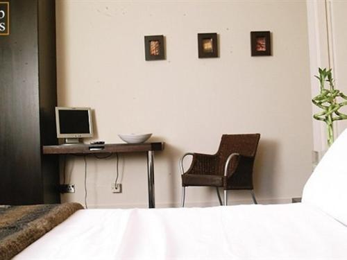 スタンダードルーム, Rab Ha's