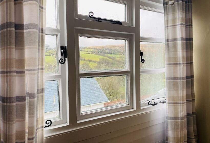 غرفة سوبيريور سرير كينج, The Royal Oak Inn