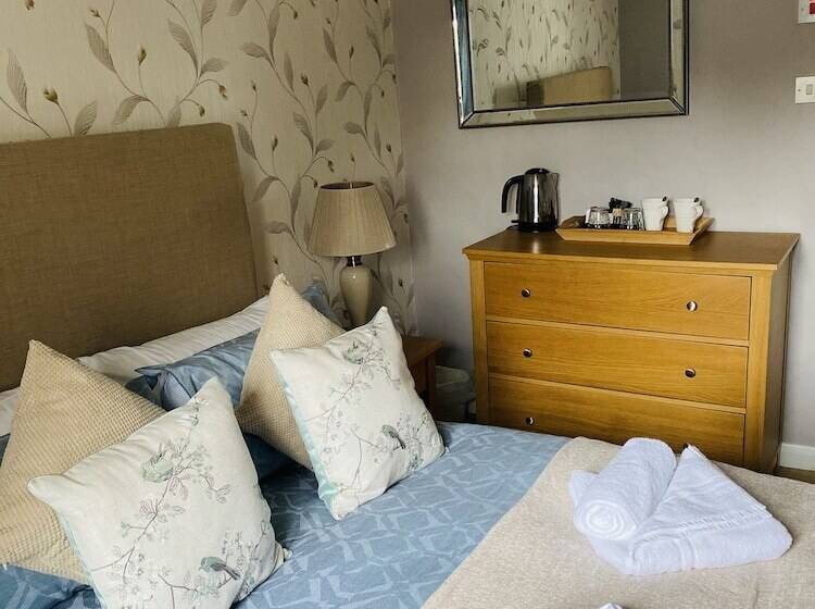 غرفة قياسية, The Royal Oak Inn