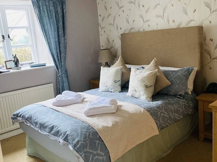 غرفة قياسية, The Royal Oak Inn