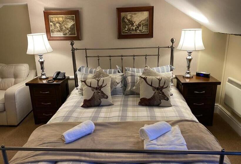 جناح سرير كينج, The Royal Oak Inn