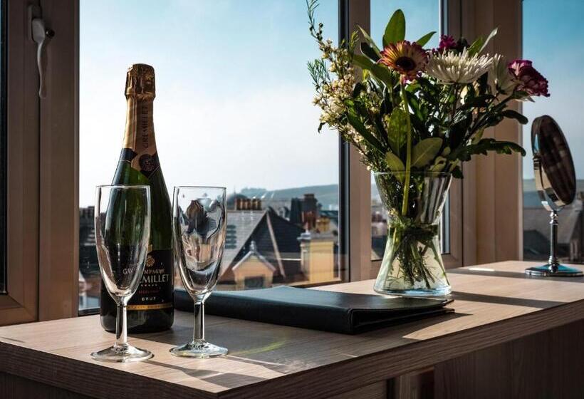 غرفة تنفيذية, Mereside