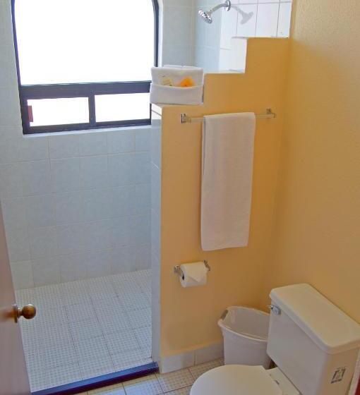 Апартаменты 2 Спальни, Sunrock Hotel and Suites