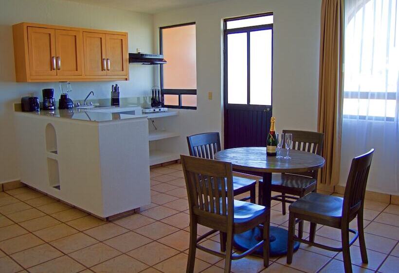 Апартаменты 2 Спальни, Sunrock Hotel and Suites