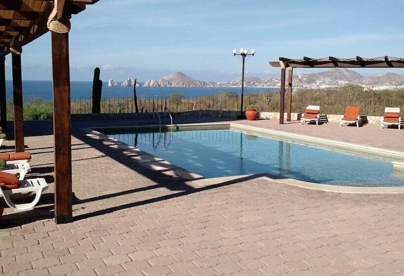 Апартаменты 2 Спальни, Sunrock Hotel and Suites