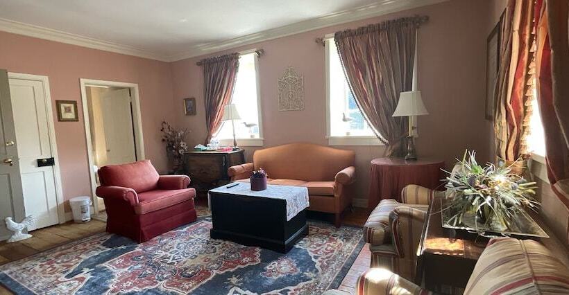 جناح ديلوكس, Wayside Inn Bed And Breakfast